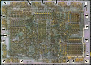 Alternatif olarak, şifrelenmiş MCU PIC18F8410'un flaş belleğini veya programını doğrudan araştırmak için bir hacker tekniği kullanmak bazen kilitli korumaları aşabilir. Başarılı olursa, çıkarılan veriler çoğaltılabilir ve bu da koruyucu mikrodenetleyici PIC18F8410'un klonlanmasına veya geri yüklenmesine olanak tanır. Ancak, güvenli sistemleri kırmanın veya saldırmanın çoğu durumda yasadışı ve etik dışı olduğunu ve bu tür faaliyetlerin yalnızca kurtarma amaçları için izin alınarak gerçekleştirilmesi gerektiğini unutmamak önemlidir.